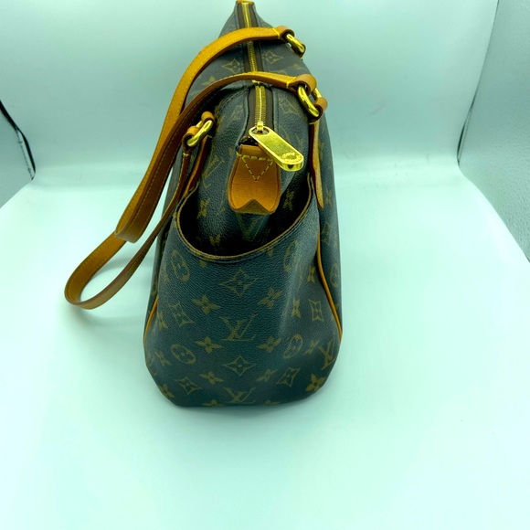 Louis Vuitton Monogram Totally PM Bag. - Picture 2 of 14